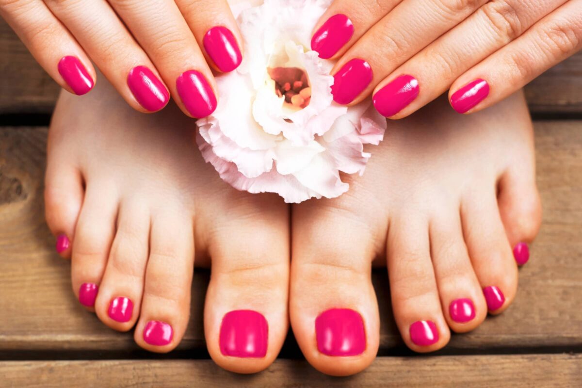 Summer Mani and Pedi - Lavish Spa 387